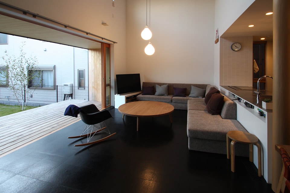 無垢ローテーブル／無垢タモ材　W1,300×H350（オーダー製作）　千葉県市川市　O邸