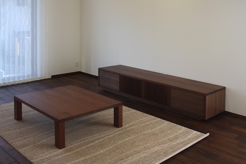 無垢ローテーブル Type A ／無垢ウォールナット材　W1,000×D800×H330（オーダー製作）　神奈川県海老名市　K邸