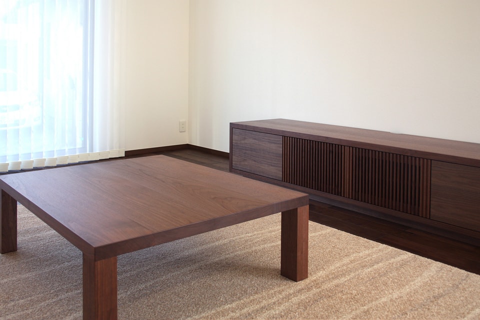 無垢ローテーブル Type A ／無垢ウォールナット材　W1,000×D800×H330（オーダー製作）　神奈川県海老名市　K邸