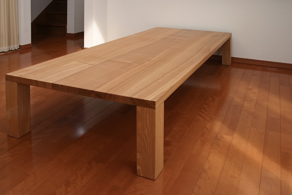無垢ローテーブル Type A ／無垢ナラ材　W1,800×D800×H330（オーダー製作）　神奈川県横浜市　F邸