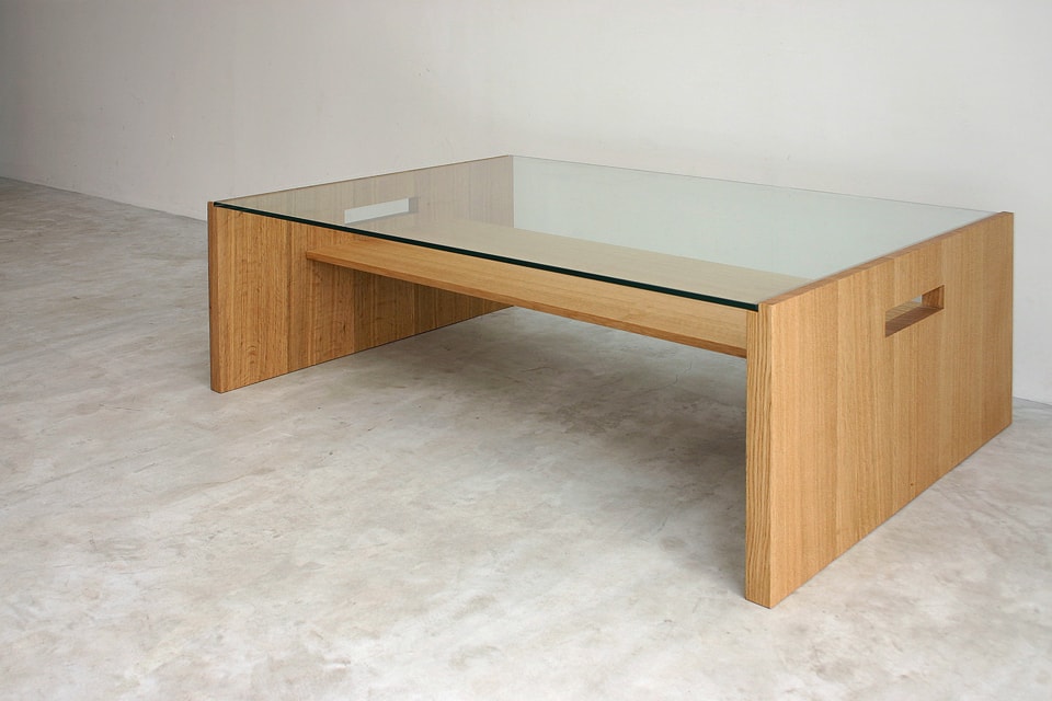 ガラスリビングテーブル／ W1,200×D800×H350（オーダー製作）　Design by Miki Toyoda