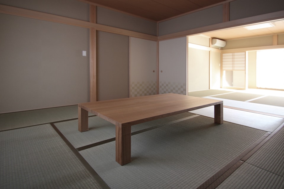 無垢ローテーブルType A ／ 無垢タモ材　W1800×D800×H330（オーダー製作）　神奈川県横浜市F邸