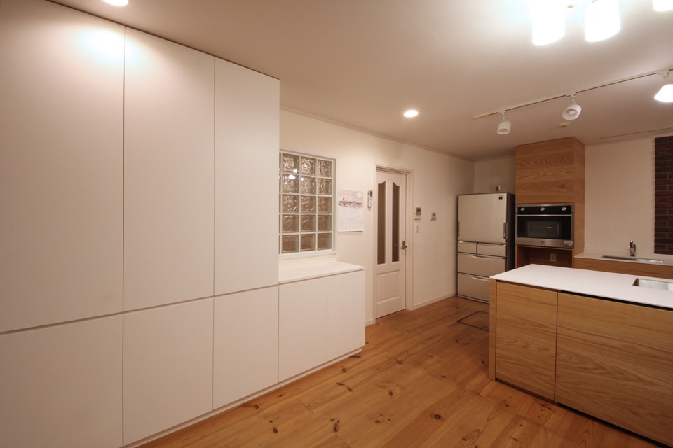 壁面収納・食器棚／メラミン樹脂仕上げ（オーダー製作・施工）　神奈川県逗子市 Y邸